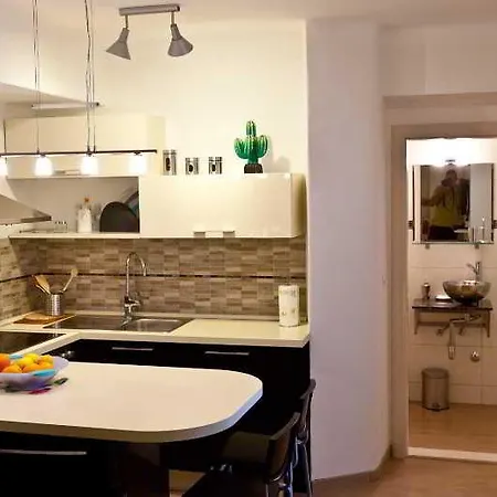 斯帕拉廷公寓 *