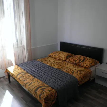 斯帕拉廷公寓 公寓 *